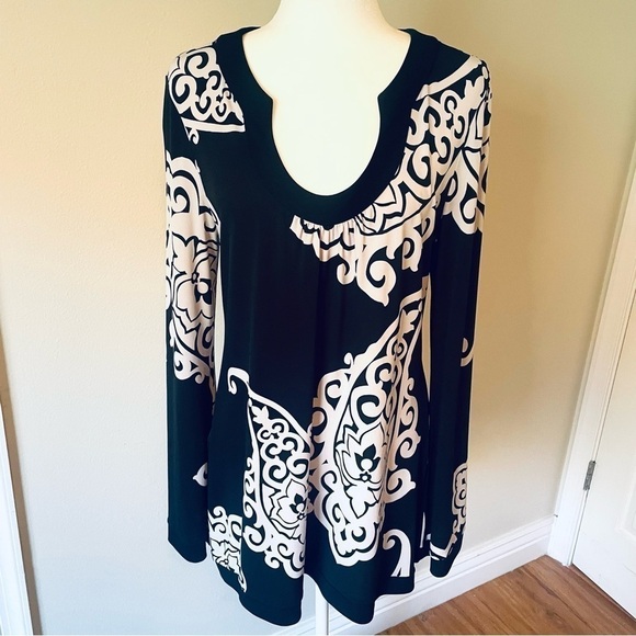 🖤 White House Black Market Black & White Floral Shift Dress – Size M ✨ - Picture 2 of 10